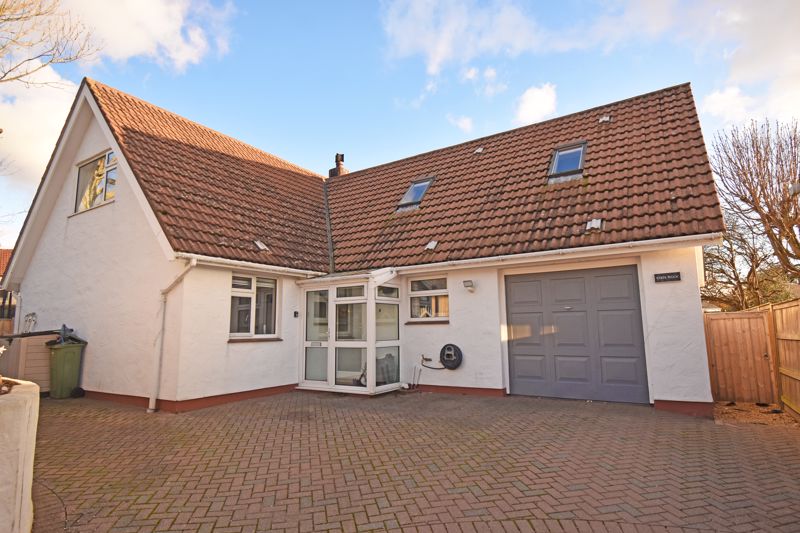 Detached 5 Bed House, Damouettes Lane
